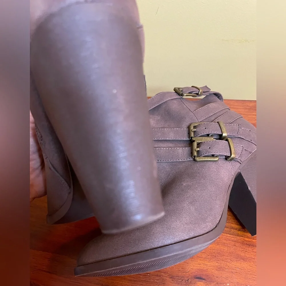 Just Fab Brown Boots - Size 10 - Picture 7 of 13